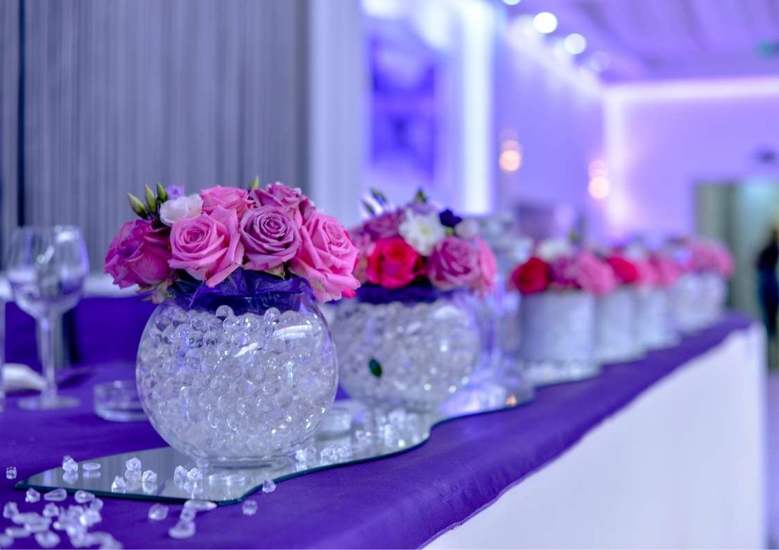 האטרקציה הנחשקת לאירוע: דוכן לקישוטים ותכשיטי פרחים